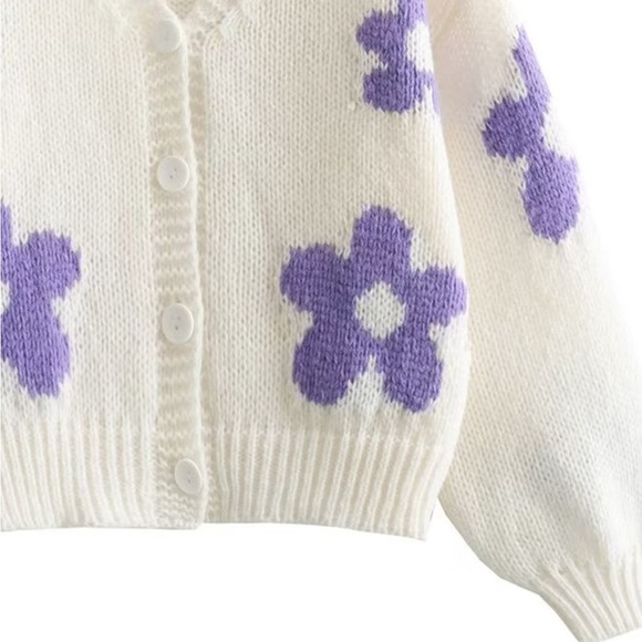 White purple Floral daisy print knit Button Up V-Neck Cardigan - Picture 3 of 3